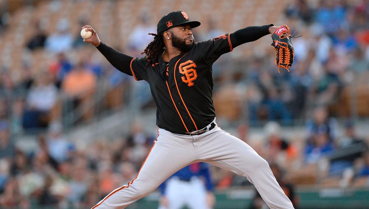 El dominicano Johnny Cueto sube hoy al montículo por los Gigantes de San Francisco, en el partido que enfrenta a los Atléticos de Oakland y al también criollo Frankie Montás. (Fuente externa)