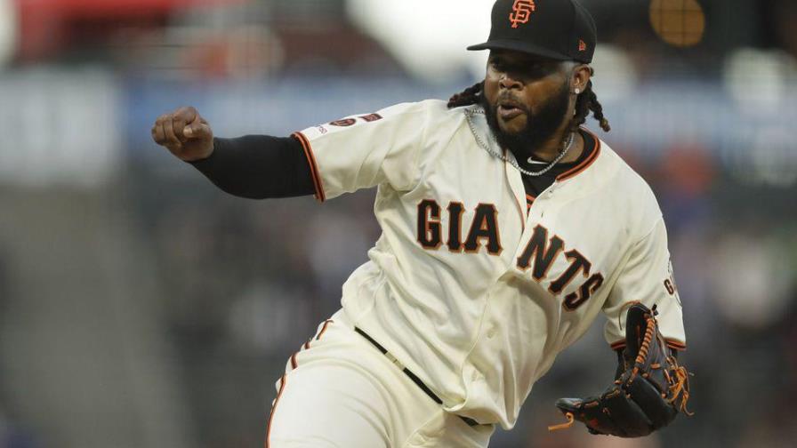 Cueto llega como un niño a los entrenamientos