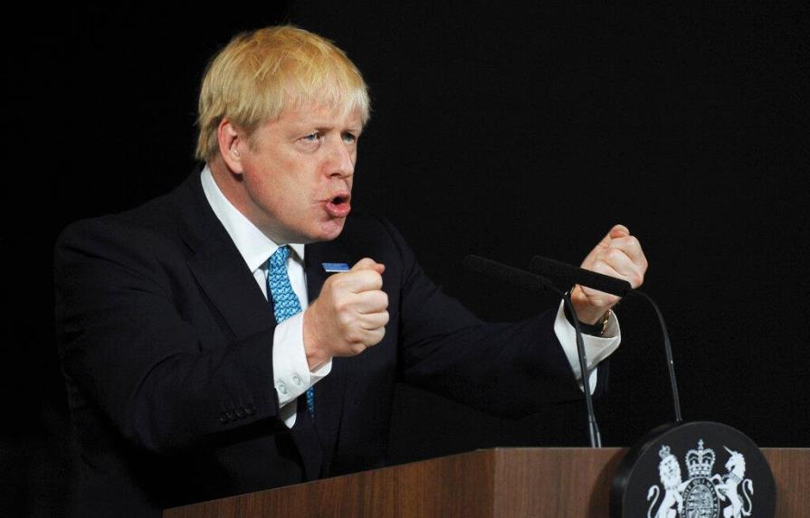 Johnson ataca a los conservadores críticos que se oponen a la salida de la Unión Europea