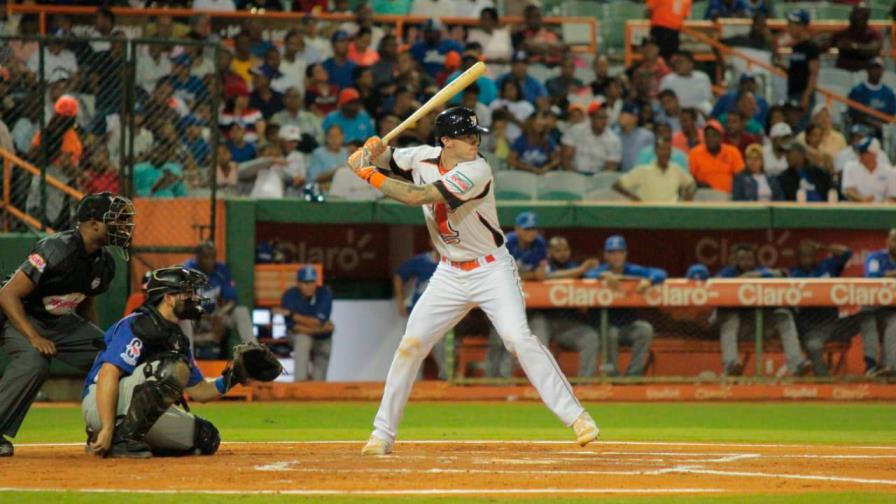 Toros derrota a Licey con un rally de cinco anotaciones y avanza hacia la clasificación