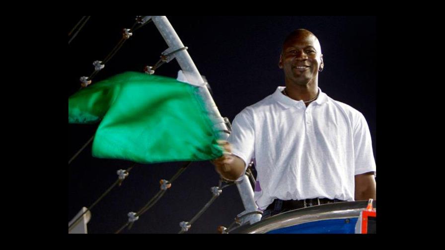 Michael Jordan tendrá un auto en la NASCAR 2021, pilotado por Bubba Wallace