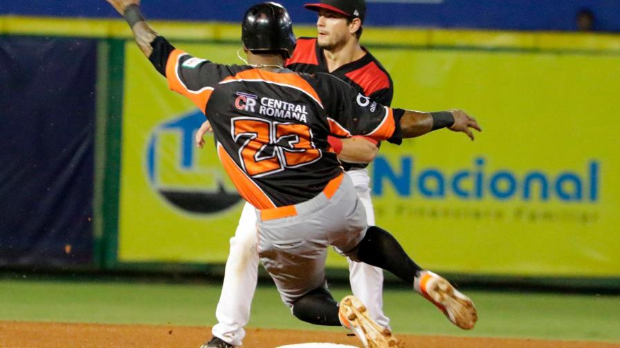 Los Toros remontan al Escogido y siguen a uno del dinero