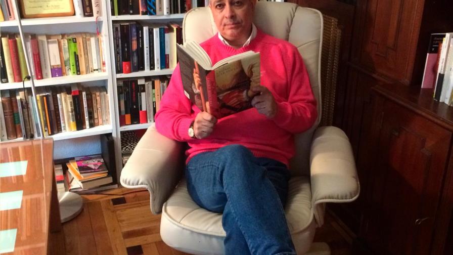 Jorge Benavides: “Ten una intensa vida textual, lee” Jorge Benavides: “Ten una intensa vida textual, lee”