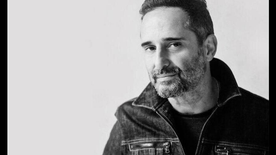 El cantautor Jorge Drexler dice se recuperó del COVID-19