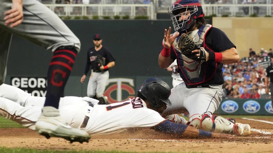Mellizos vencen a Indios con doble de Polanco en el décimo