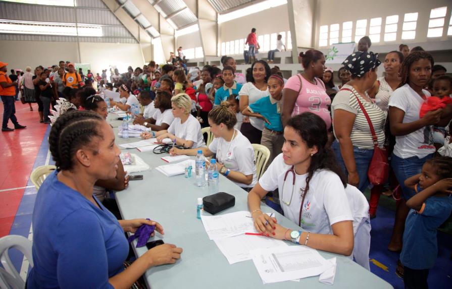 Más de 2,500 habitantes de Jimaní reciben atención médica en operativo “La vuelta al Lago”