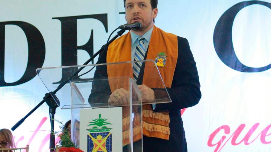 Universidades apoyan medida de no matricular nuevos aspirantes a maestros de excelencia Universidades apoyan medida de no matricular nuevos aspirantes a maestros de excelencia