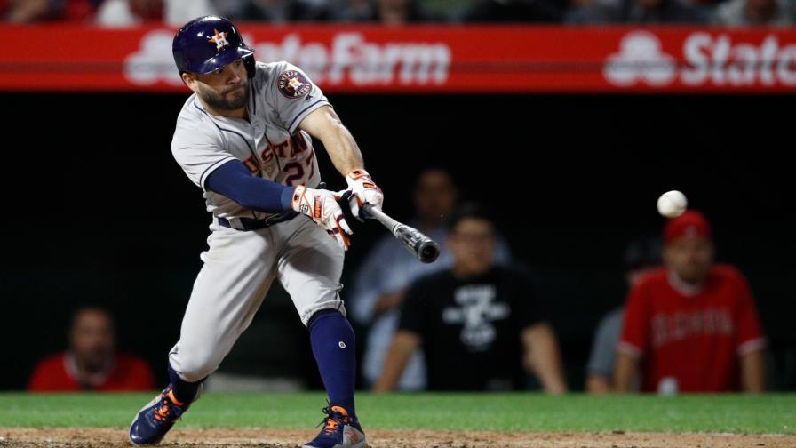 José Altuve no se retira; explica twitter que motivó confusión
