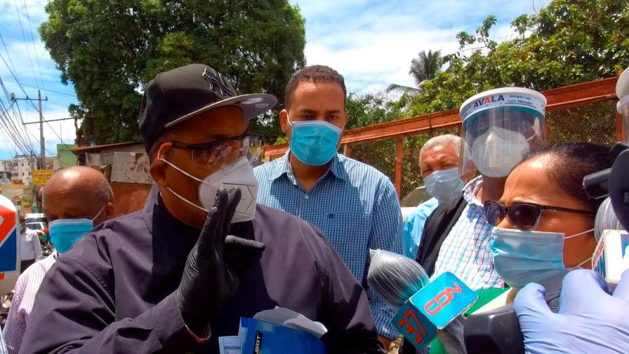 Alcalde de SDO denuncia que encontró “una alcaldía en total desastre”