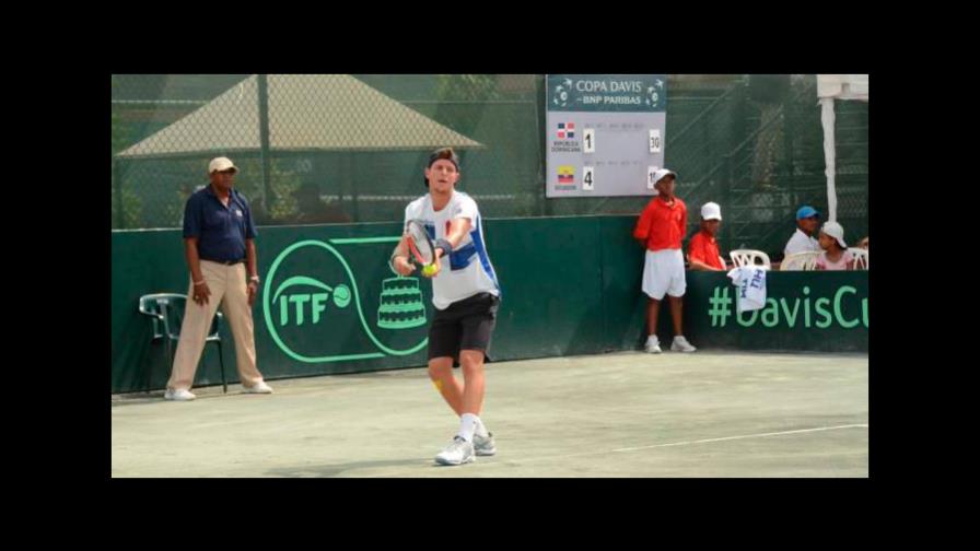 El tenis recreativo retorna y atletas de la selección se ponen en forma