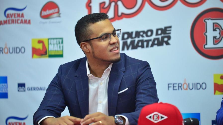 Escogido convoca a rueda de prensa