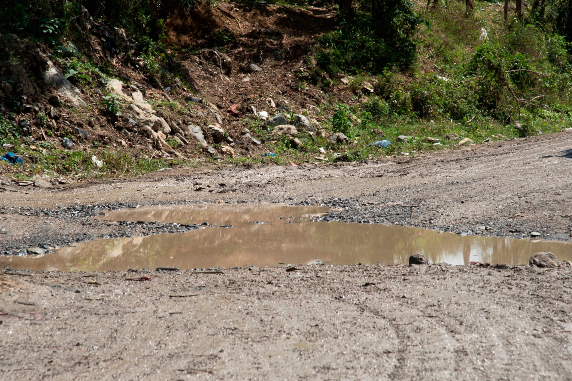 Un tramo de la carretera que da acceso a Duquesa. 