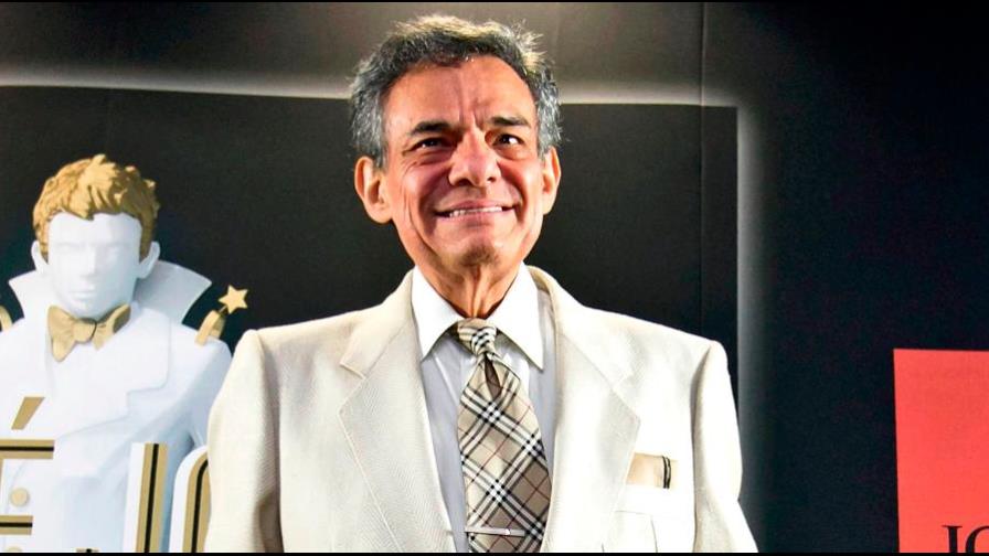 Avión de la Fuerza Aérea mexicana llevará a México las cenizas de José José