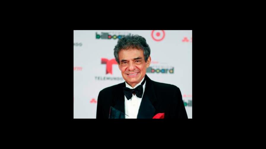 Restos de José José son preparados para velorio en Miami