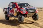 Al Attiyah gana la tercera etapa de autos del Dakar, Carlos Sainz pierde tiempo