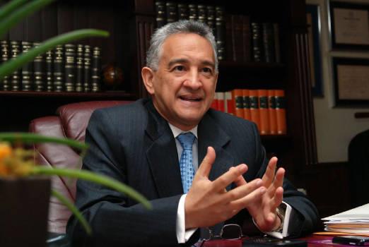 Hernández Peguero defiende propuesta de padrón semiabierto del PLD