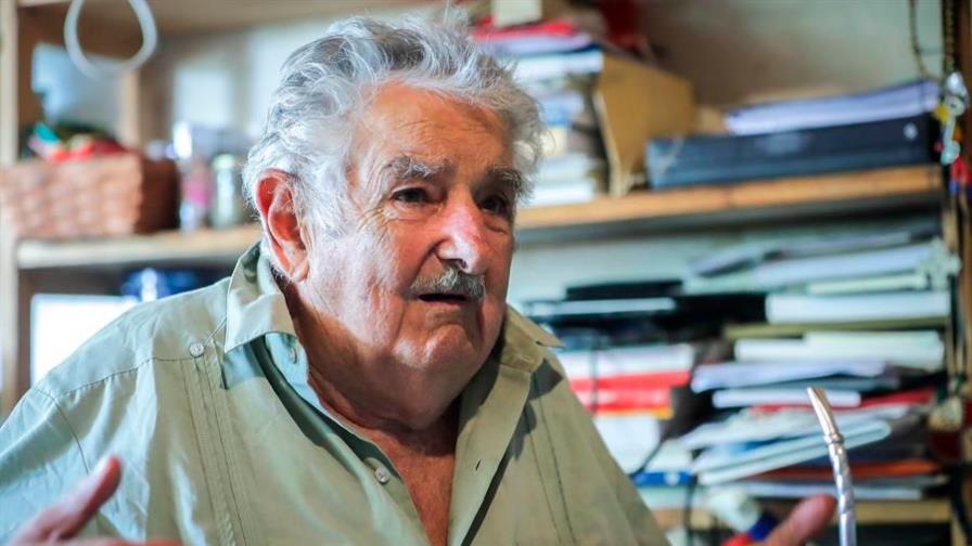 José Mujica abandona el sanatorio donde estaba internado y vuelve a su domicilio