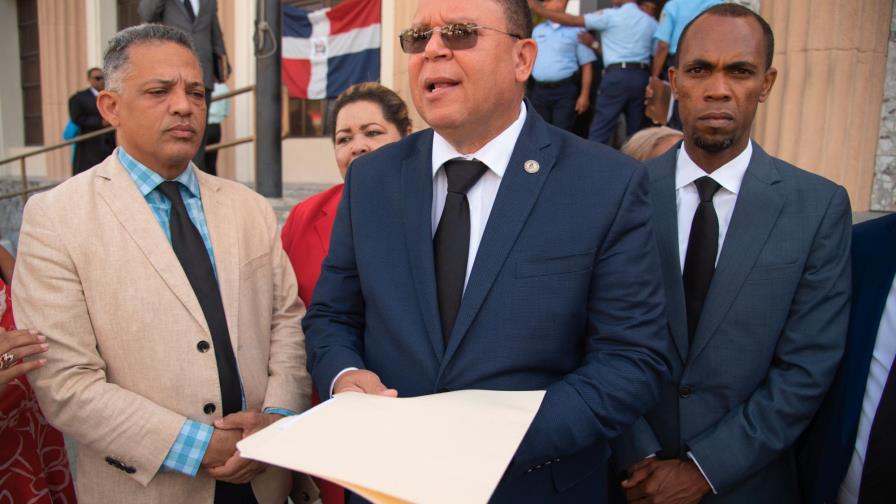 Abogados demandan palacio en SDE Abogados demandan palacio en SDE