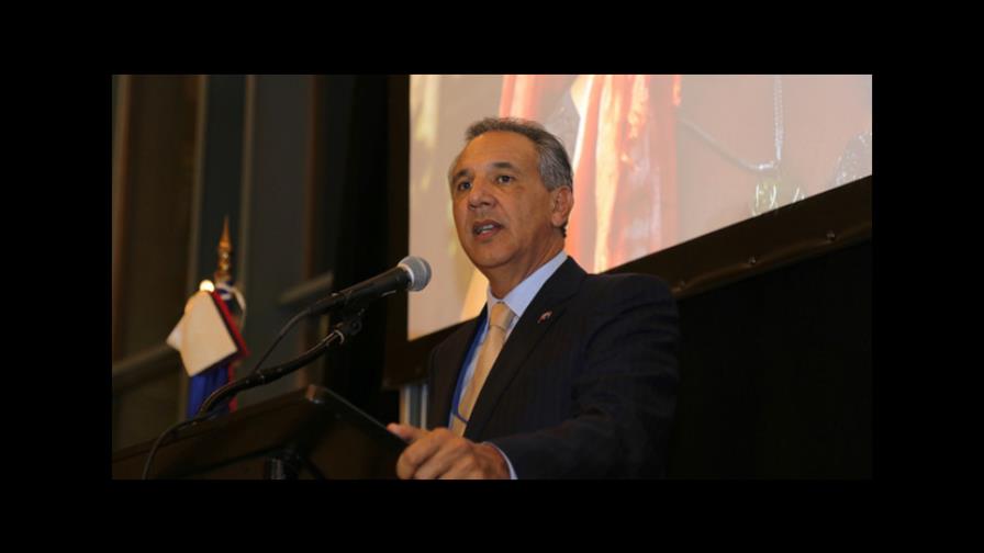 Peralta llama a la reflexión a sectores opuestos a la firma de Pacto Eléctrico