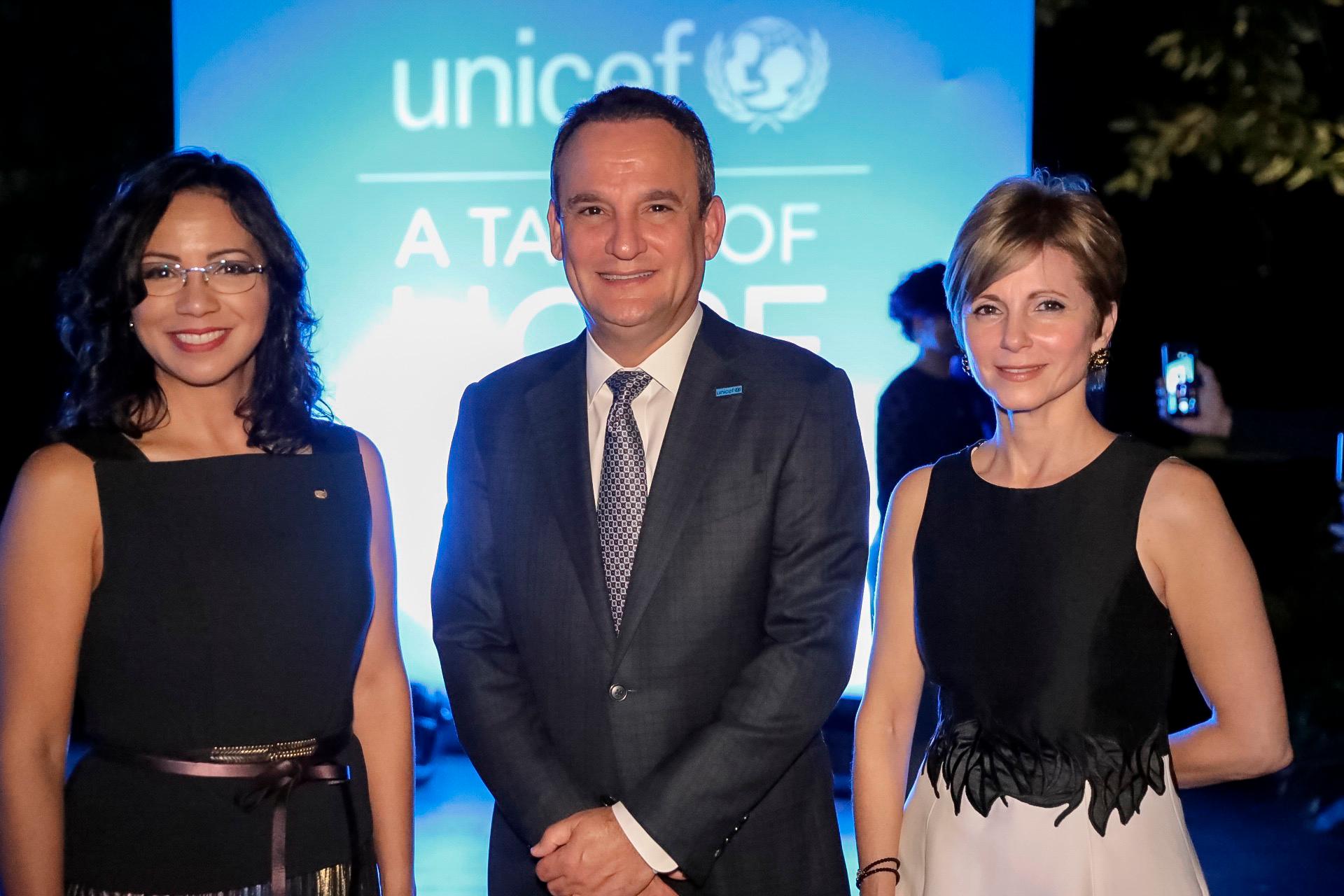 Josefina Navarro, Alvaro Peña y Carmen de Peña.