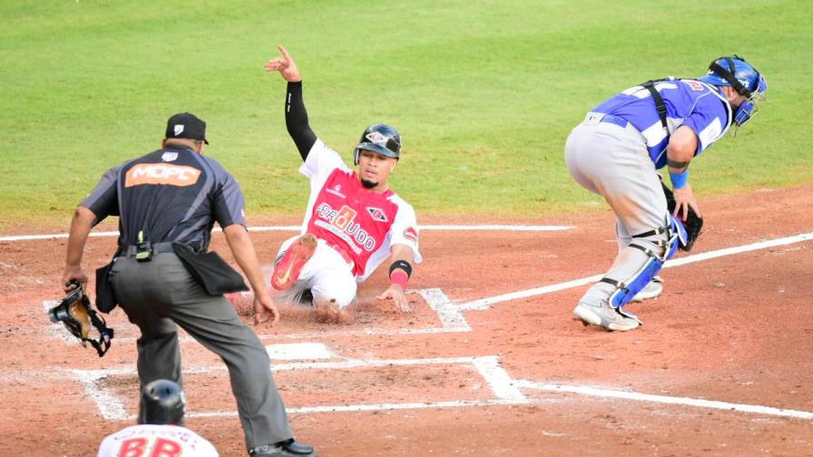 Rosa y Florial protagonizan ofensiva en victoria del Escogido sobre Licey