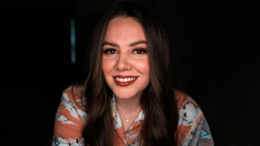 Joy Huerta denuncia discriminación al tramitar un pasaporte de su hija en México