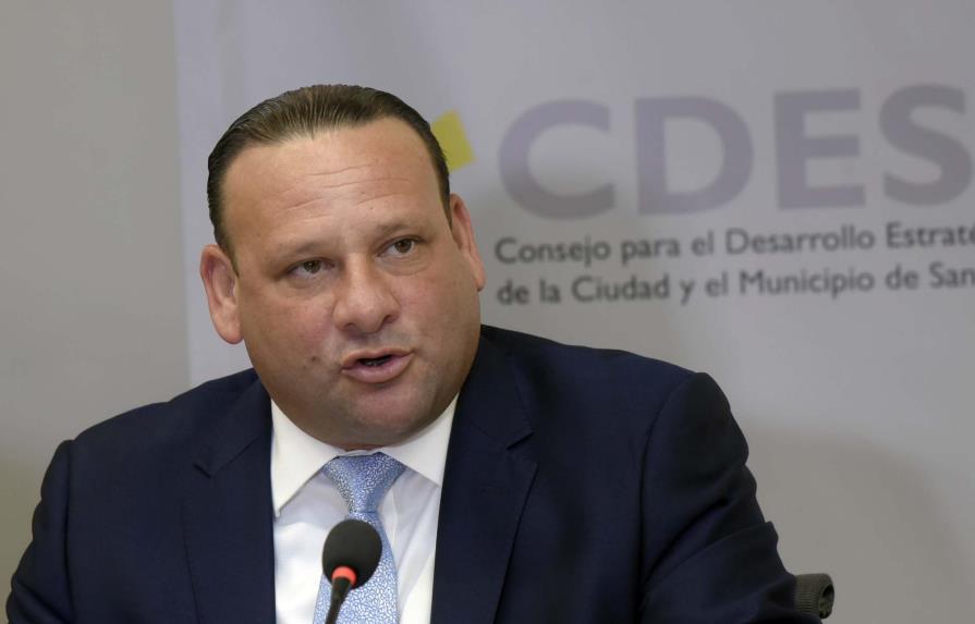 Dirigente empresarial de Santiago dice en seis meses no se puede juzgar un gobierno
