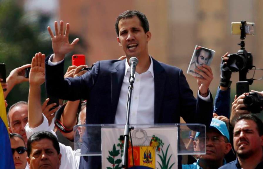 Comisión parlamentaria interpelará a Guaidó por “delincuencia organizada”