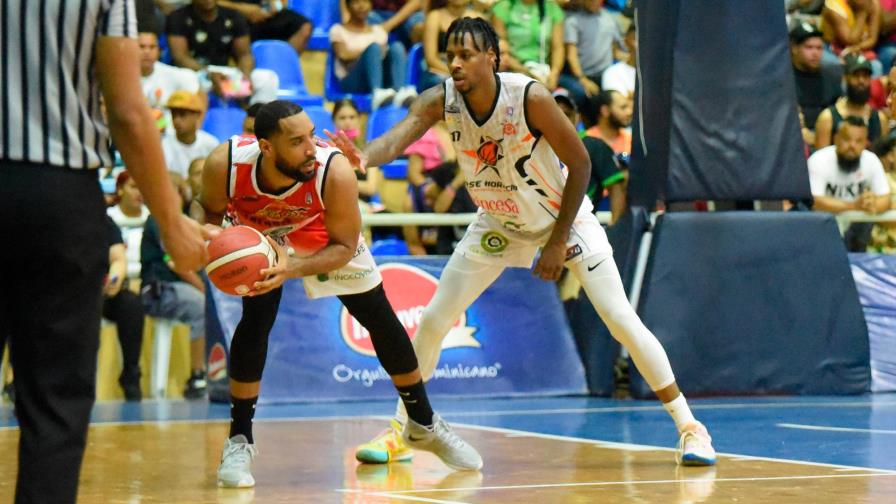 Juan Guerrero logra quinto doble-doble en Moca y tiene al San Sebastián en la cima Juan Guerrero logra quinto doble-doble en Moca y tiene al San Sebastián en la cima