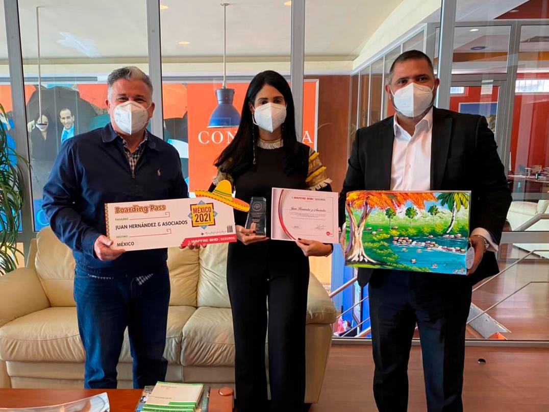 Juan Carlos Hernández, Alina Hernández y Joan García. (Fuente Externa)