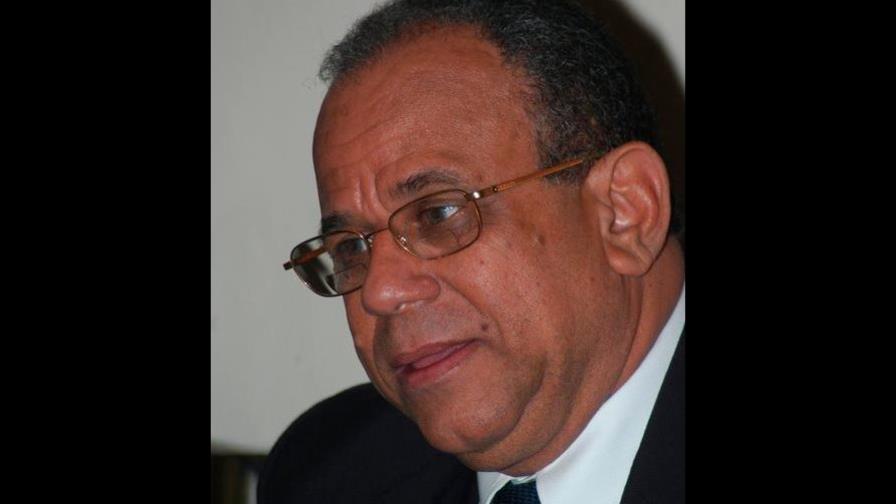 Periodista Juan Manuel García recluido en su hogar con síntomas de COVID-19