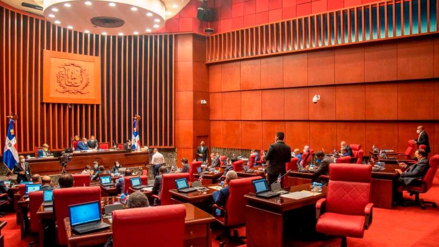 Senado aprueba en primera lectura el presupuesto complementario por más RD$85 mil millones Senado aprueba en primera lectura el presupuesto complementario por más RD$85 mil millones