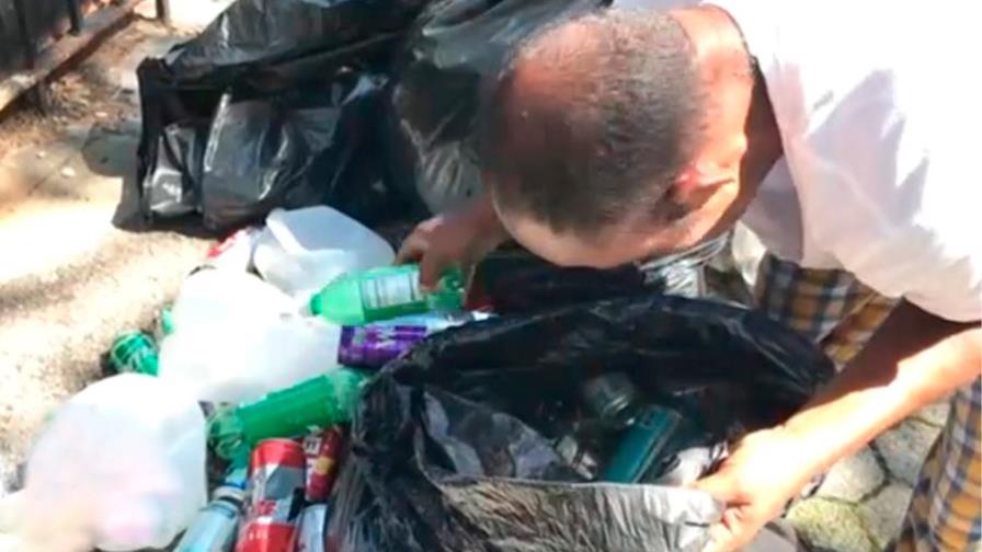 Con cuatro empleos como conserje y reciclando botellas y latas se ha comprado dos apartamentos en Nueva York