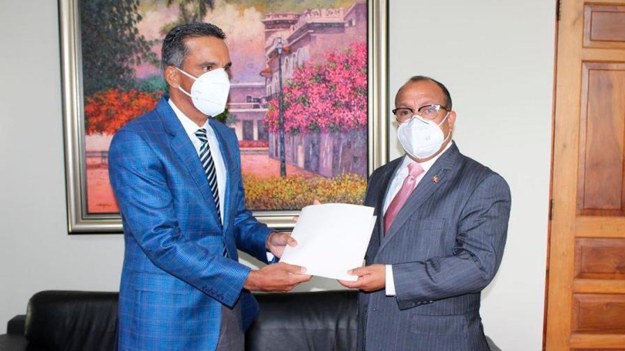 Gobierno y peledeístas tienen un pleito por las visitas sorpresa de Danilo Medina