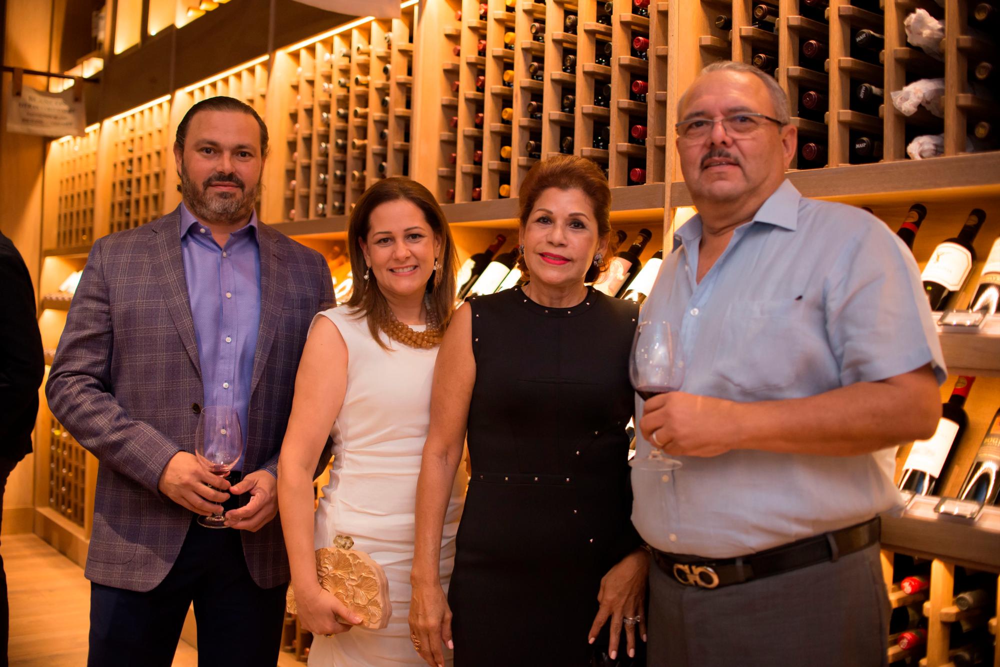 Juan Tomás Mejía, Clarissa Cáceres, Ivanna Will y Javier Will-min.