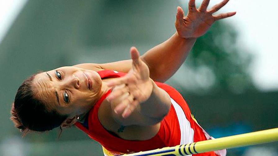 Juana Castillo, estrella del óvalo, mancha su carrera Juana Castillo, estrella del óvalo, mancha su carrera