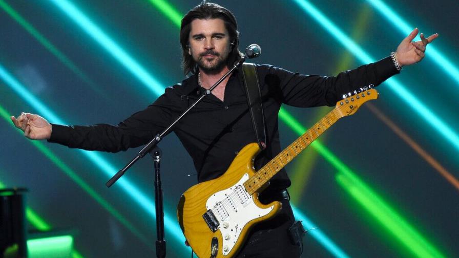 Juanes entrega una beca de 200,000 dólares a cuatrista puertorriqueño