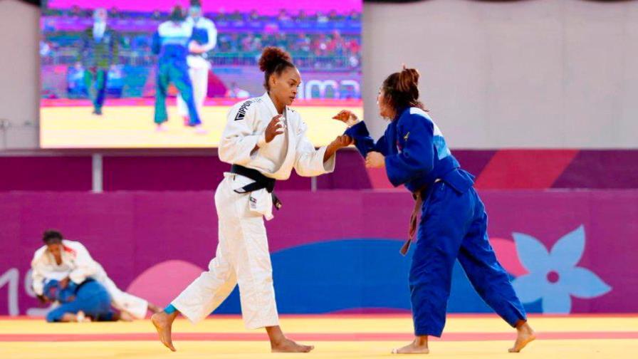 Judoca dominicana asombrada tras obtener medalla de oro por descalificación de brasileña en Lima Judoca dominicana asombrada tras obtener medalla de oro por descalificación de brasileña en Lima