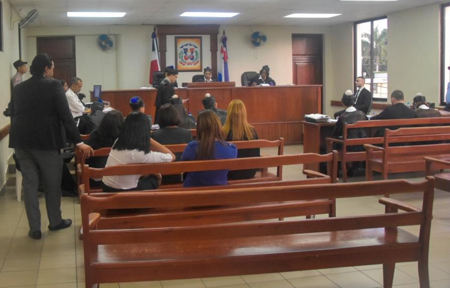 Conocen juicio de fondo a sacerdote acusado de violar menor en La Vega