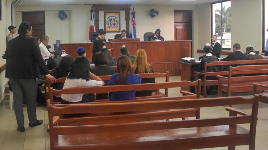Conocen juicio de fondo a sacerdote acusado de violar menor en La Vega