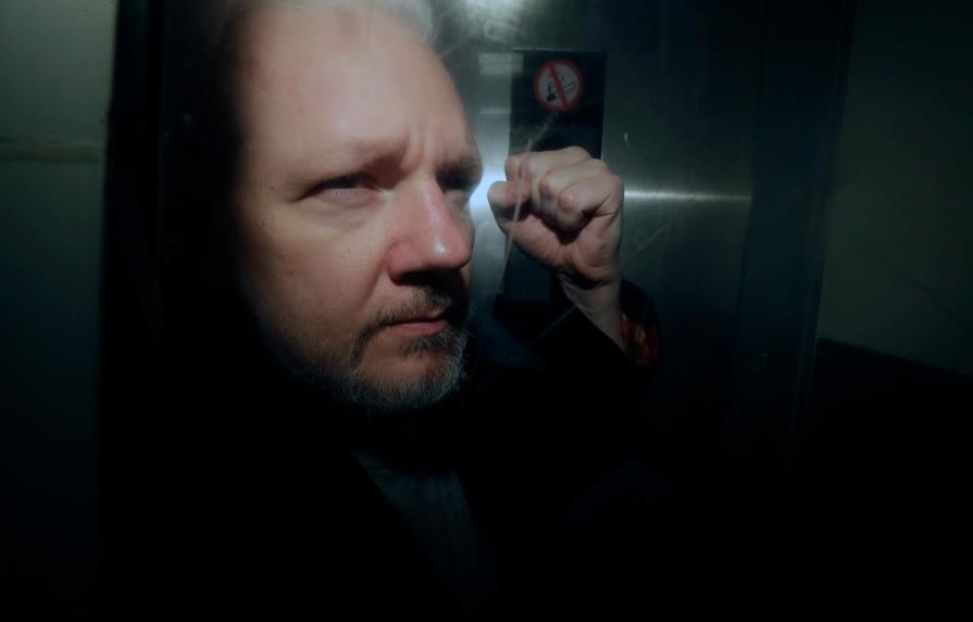 El Reino Unido firma la orden de extradición de Assange a EE.UU.