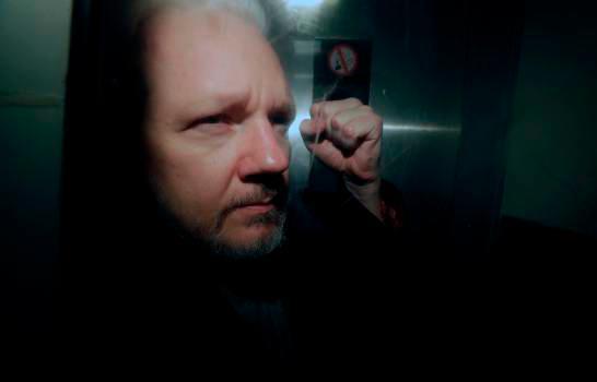 Los abogados de Assange pedirán su libertad bajo fianza por el COVID-19