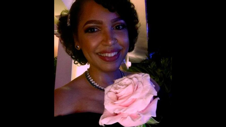 Juliana O’Neal regala una rosa el Día Internacional de la lucha contra el cáncer de mama Juliana O’Neal regala una rosa el Día Internacional de la lucha contra el cáncer de mama