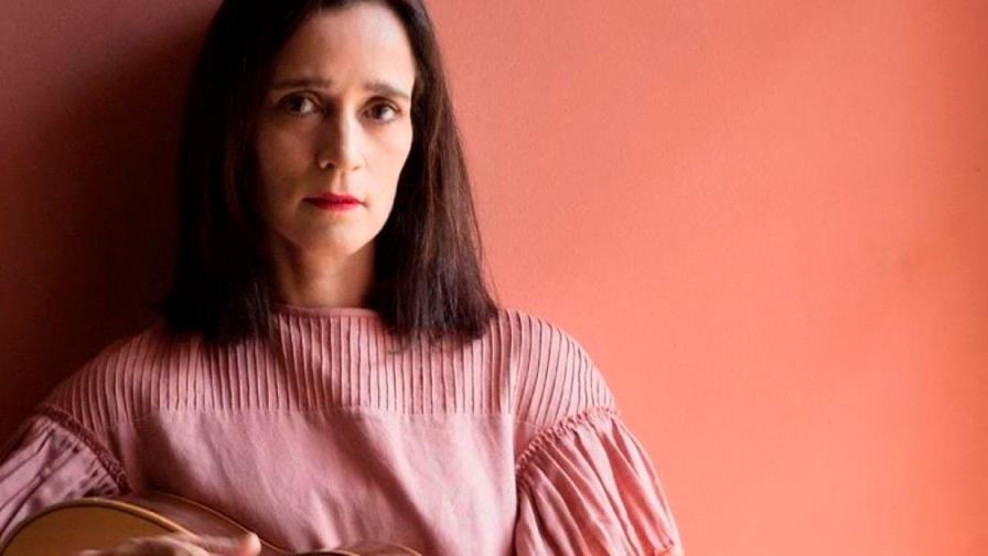 Julieta Venegas y un Bad Bunny “alucinando” estrenan el primer disco de Tainy