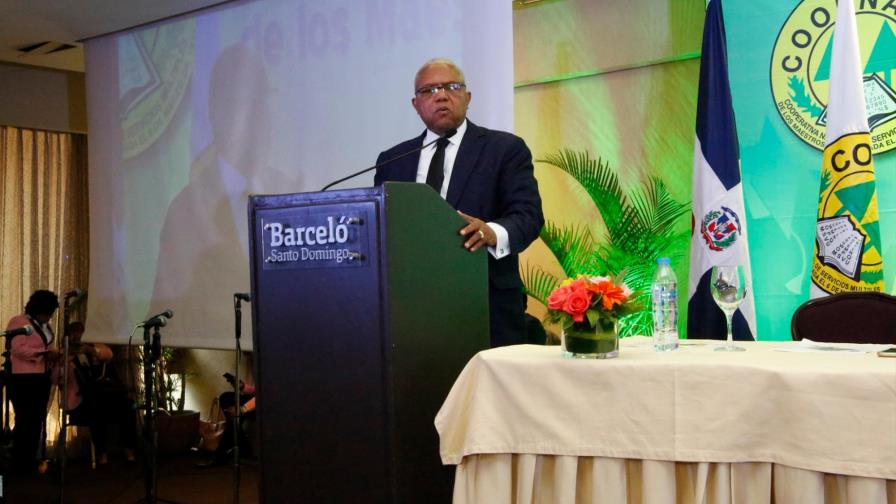 Decisión del Consejo de Educación “es una estocada a la carrera docente”, dice Julio Batista