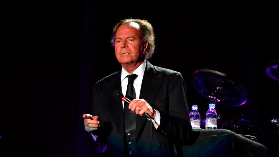 Julio Iglesias enfrenta demanda de paternidad el 4 de julio