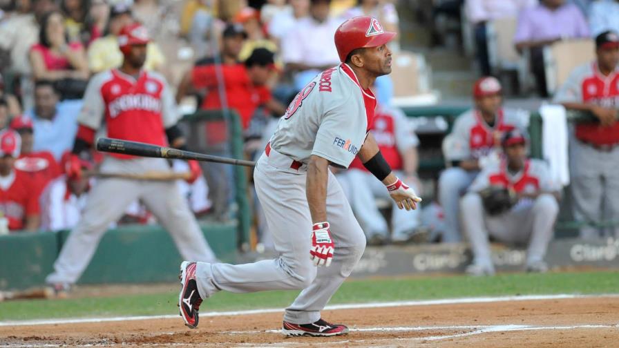 Leones del Escogido lamentan muerte de Julio Lugo Leones del Escogido lamentan muerte de Julio Lugo