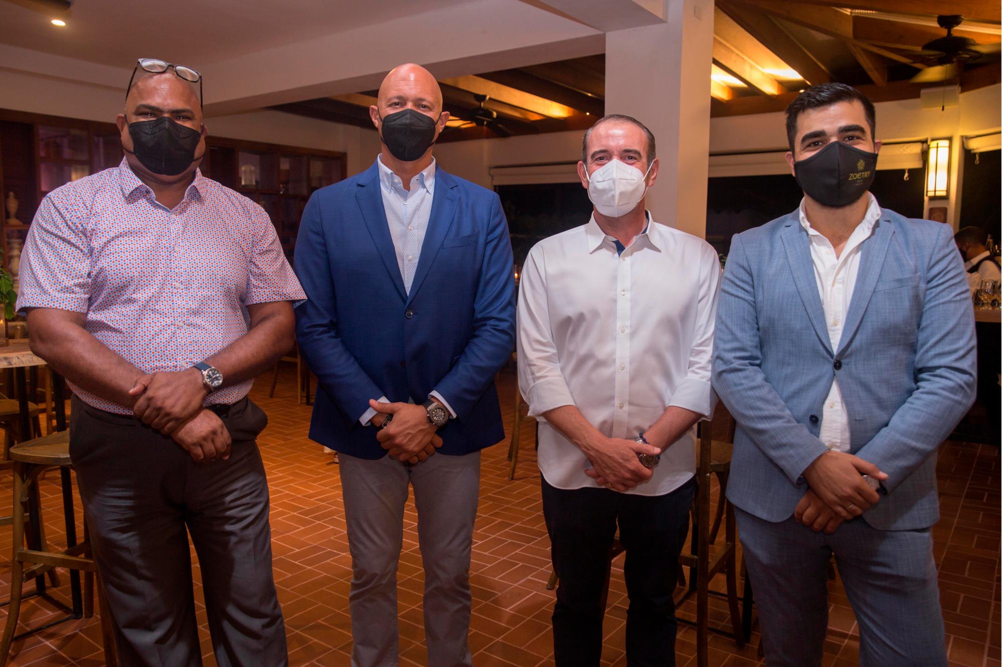 Julio Peña, Valter Espinoza, Jorge Puente y Jesús Gómez.