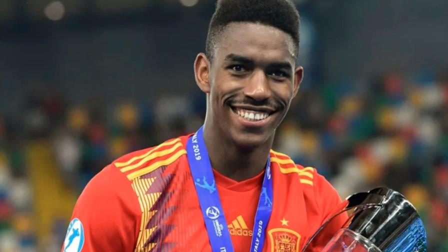 Junior Firpo recibiría 2.5 millones de euros si es llamado por España