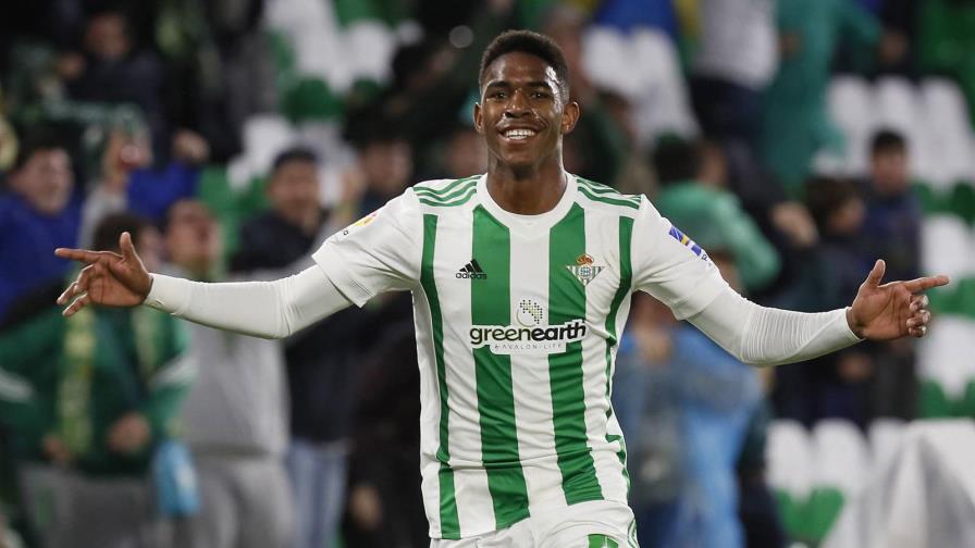 Junior Firpo: “No cierro las puertas a Dominicana, pero quiero jugar con España” Junior Firpo: “No cierro las puertas a Dominicana, pero quiero jugar con España”
